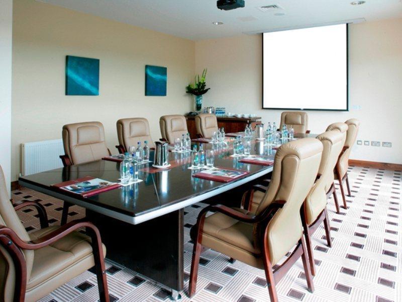 Maldron Hotel Tallaght Bagian luar foto